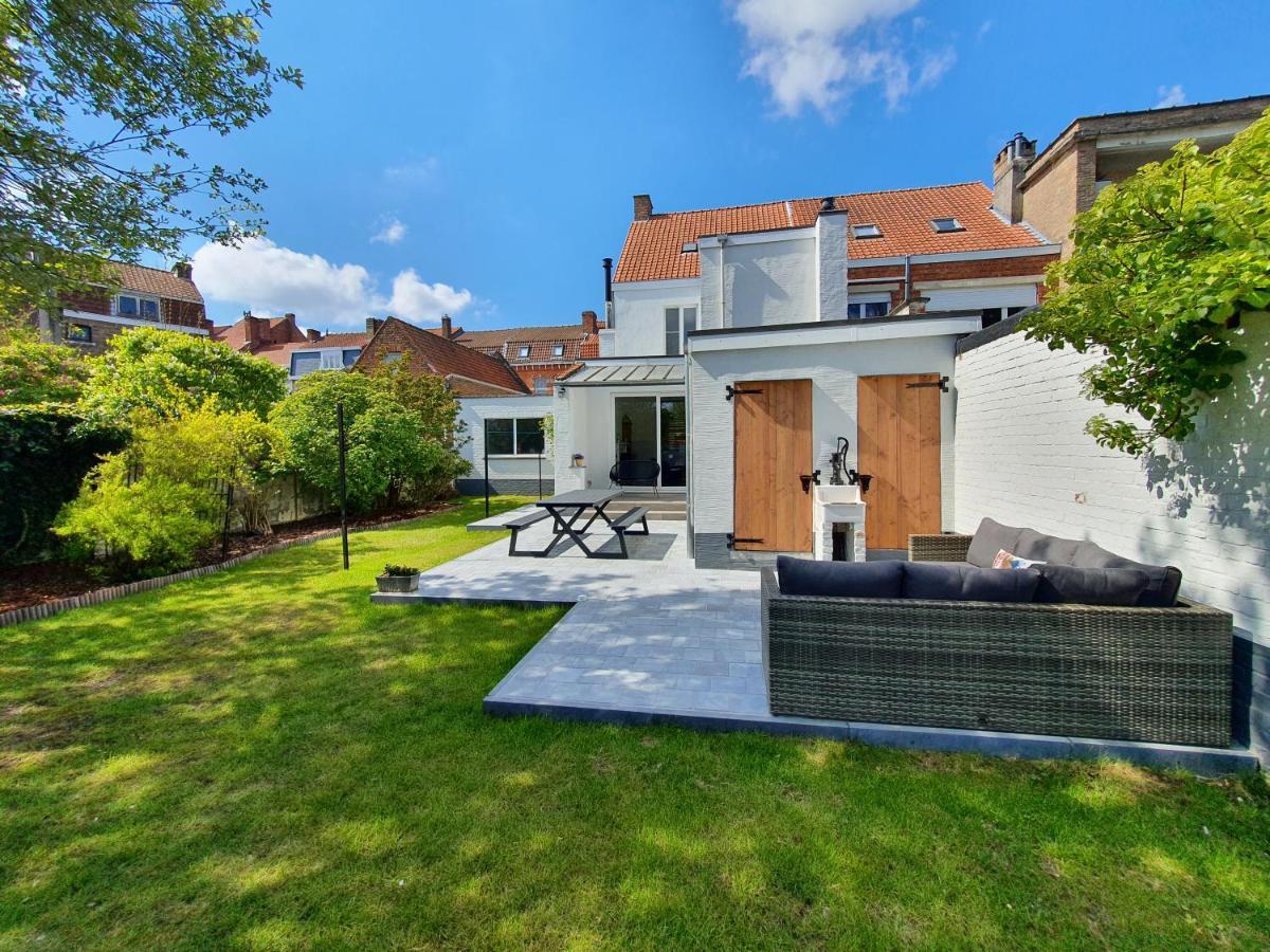 Trendy, Authentieke Woning Met Groot Terras En Tuin Villa Брюж Екстериор снимка
