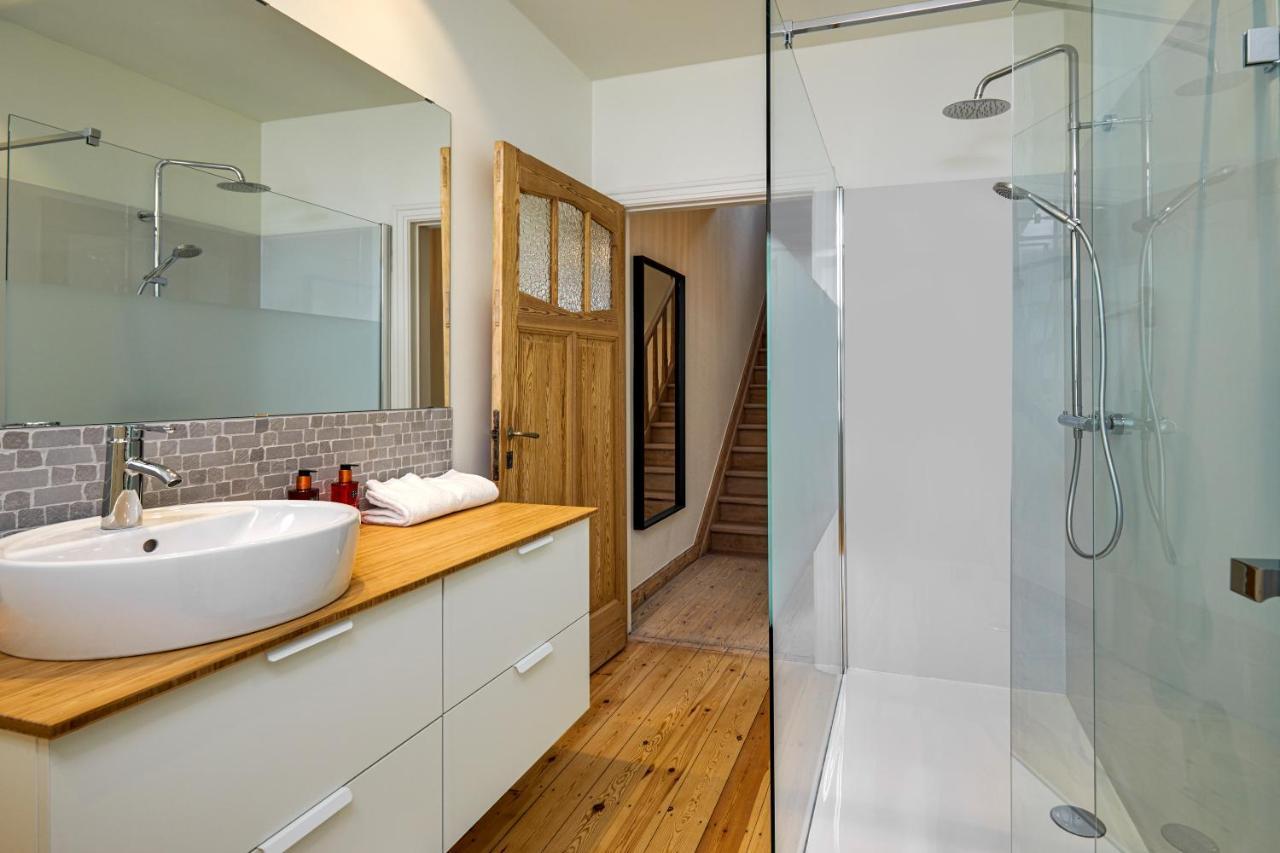 Trendy, Authentieke Woning Met Groot Terras En Tuin Villa Брюж Екстериор снимка